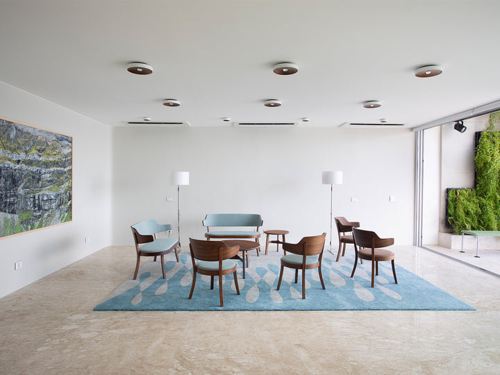 Ruckstuhl Referenzprojekt Rio Residenz Botschafter – Teppich VELVET, Sonderanfertigung in Blau, Weitwinkelansicht