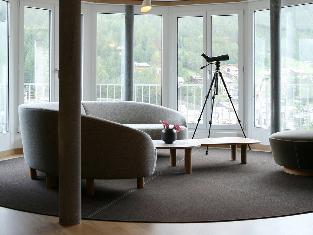 CH Zermatt Hotel Omnia Feltro 737 braun meliert Fernrohr Detailaufnahme mit Ruckstuhl Feltro