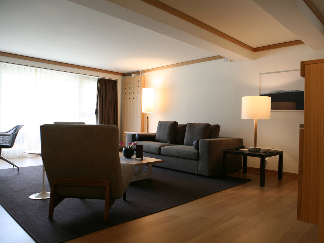 CH Zermatt Hotel Omnia Feltro 737 braun meliert Suite mit Ruckstuhl Feltro