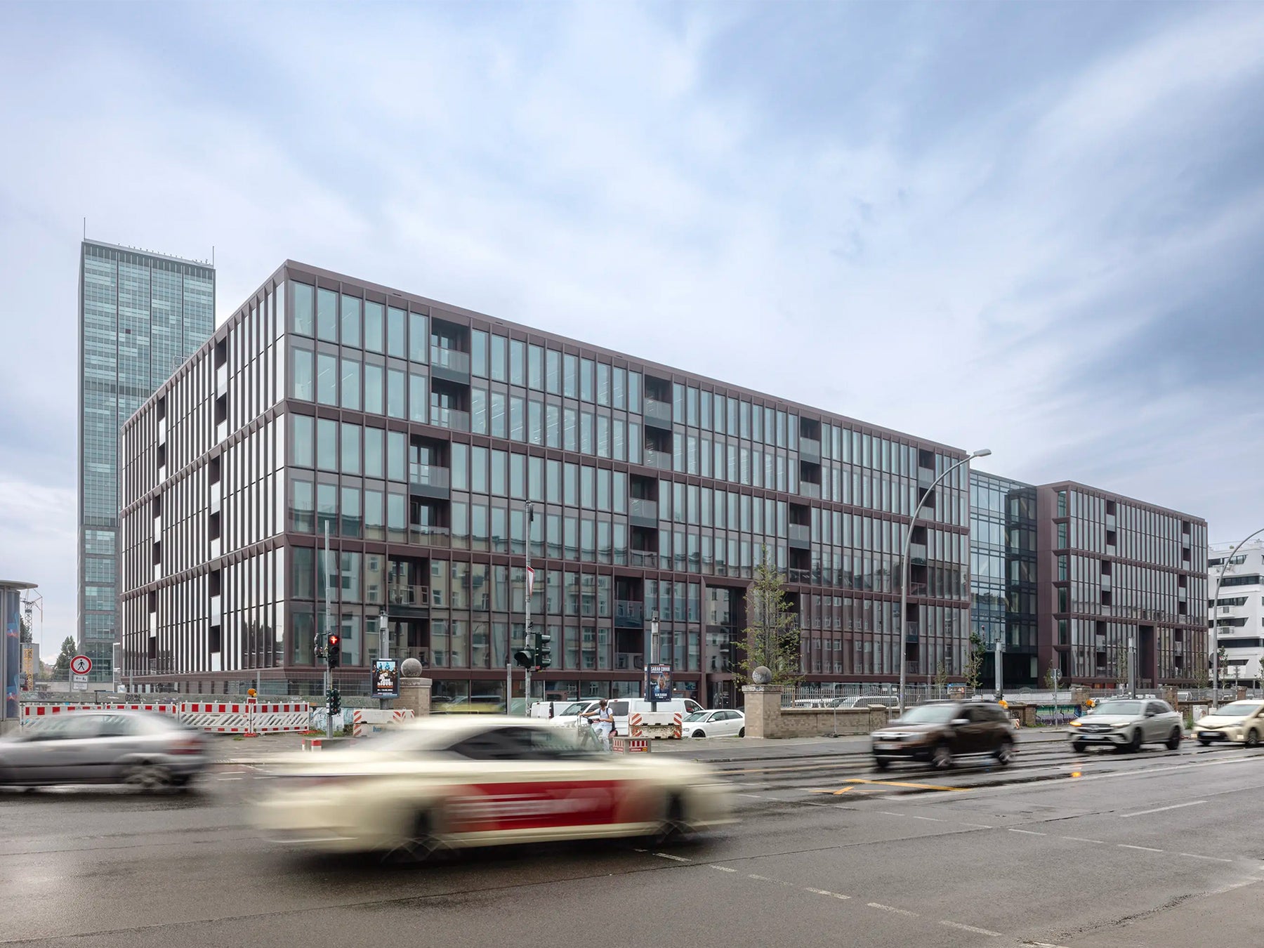 Dockyard - Bureaux en bord de mer