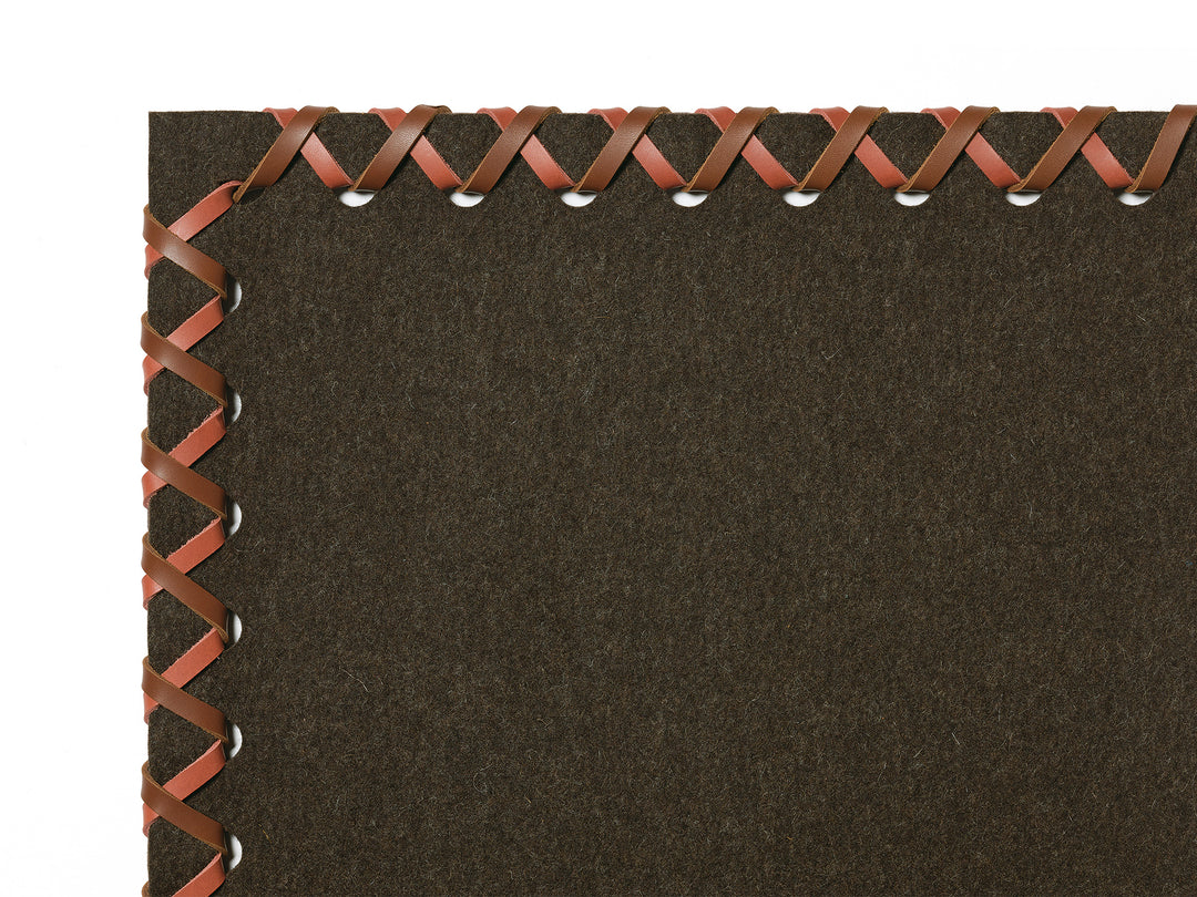 Ruckstuhl Teppich Filz Feltro Basic 737 braun meliert Cross Detailaufnahme