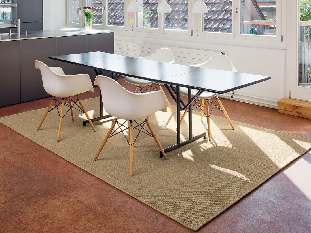 Ruckstuhl Teppich Haargarn Wolle Dry 628 naturgrau Esstisch Eames