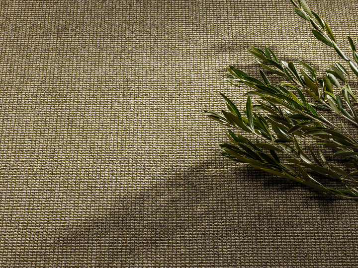 Ruckstuhl Teppich Haargarn Wolle Trap 415 olive natur Produktansicht Olivenzweig