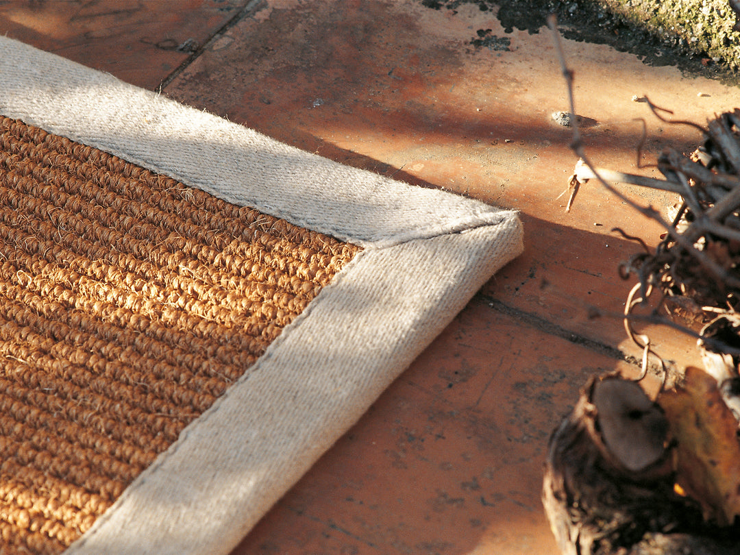 Ruckstuhl Teppich Kokos Calicut 249 natur Leinenband Detailaufnahme