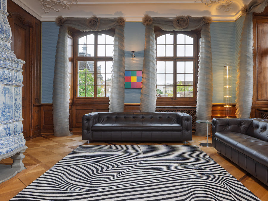 Stripes Lounge