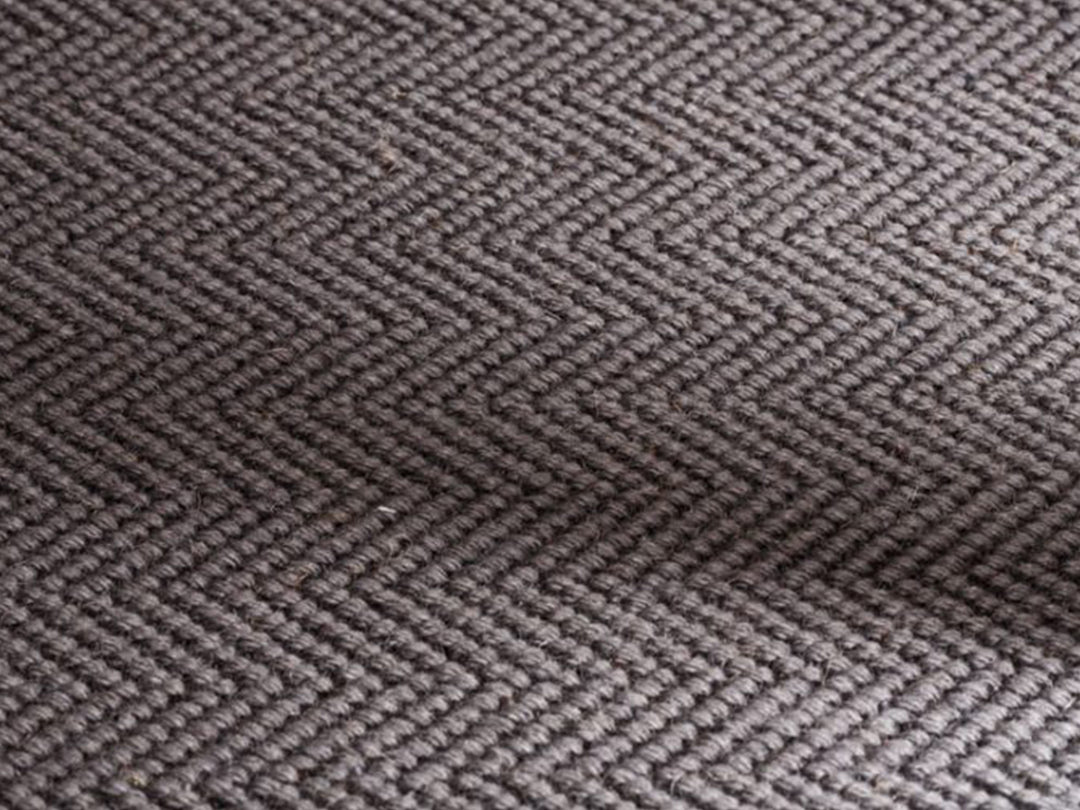 Ruckstuhl Teppich Wolle Herringbone Small 60361 grau Produktansicht Makroaufnahme