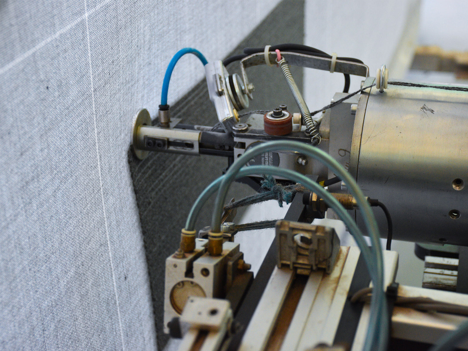 Ruckstuhl Recyclingwollteppich – Forschungsprojekt PHENX von HSLU TEXCIRCLE – Fertigung auf dem RobotLoom