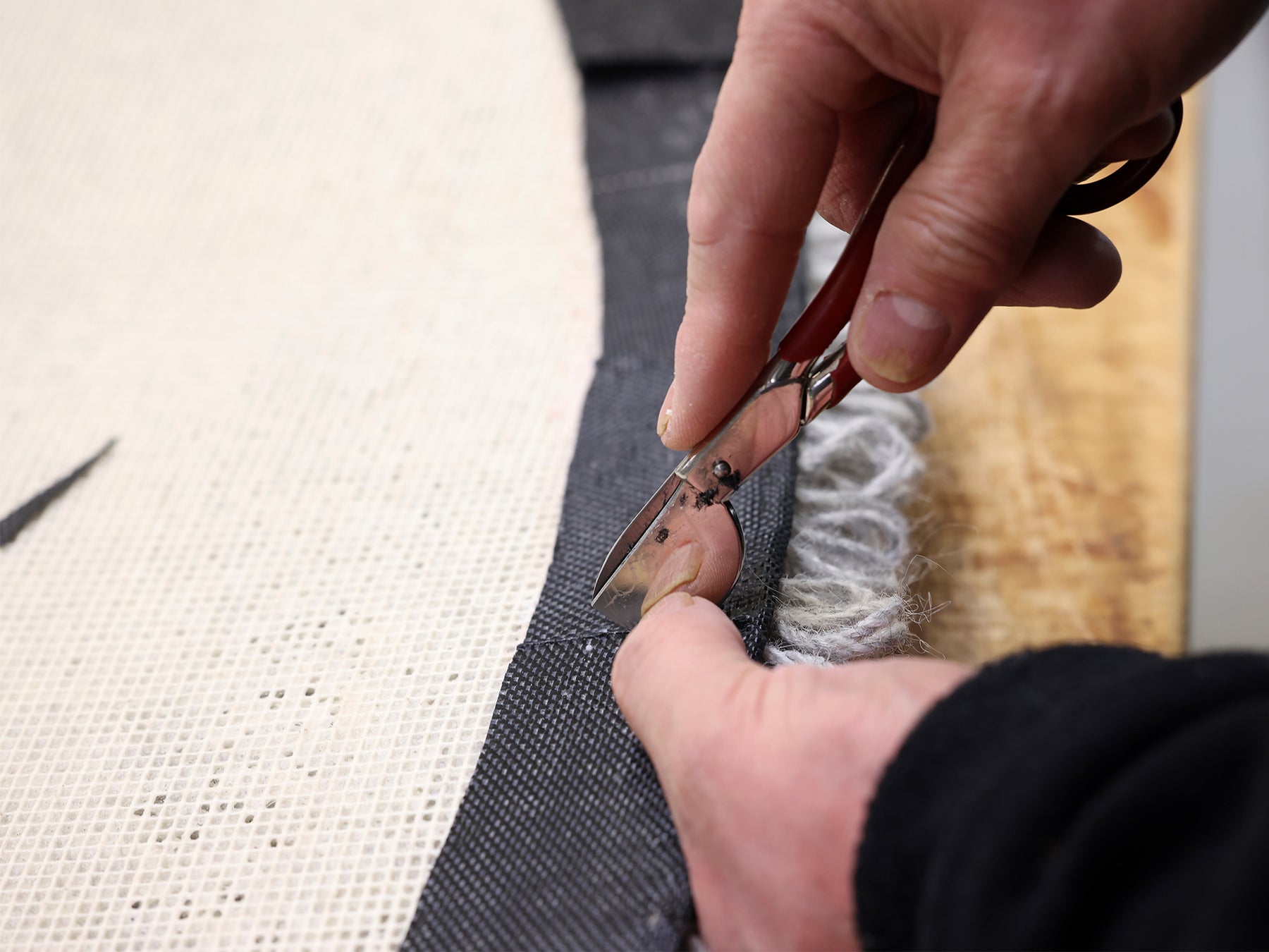 Ruckstuhl Teppichmanufaktur in Langenthal – Konfektion, handwerkliche Verarbeitung